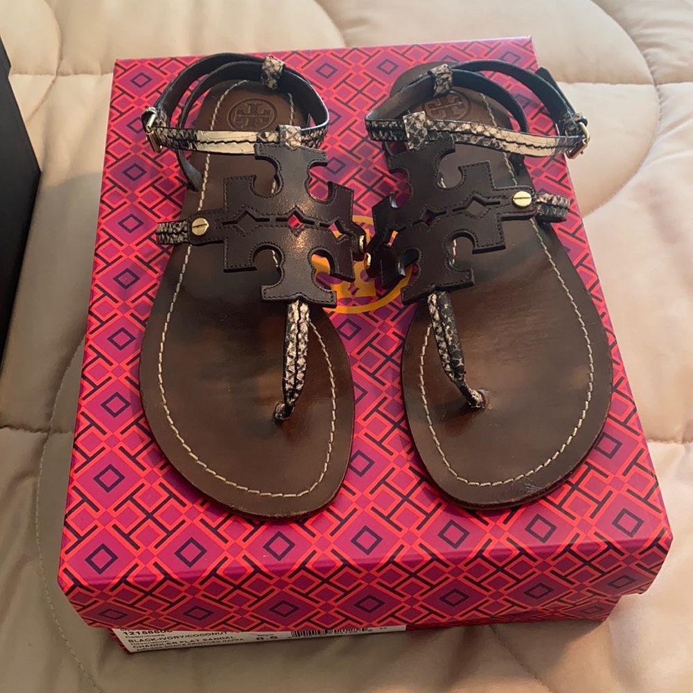 Black ivory/ coconut chandler flat sandal